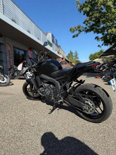 MT09