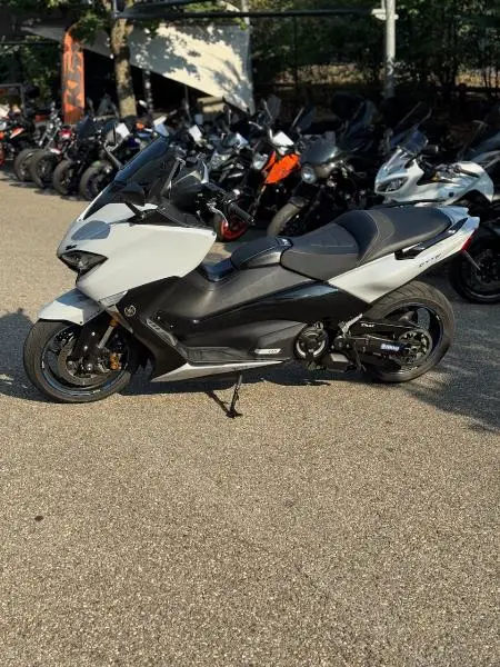 XP TMAX 530 DX