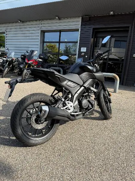 MT125 ABS