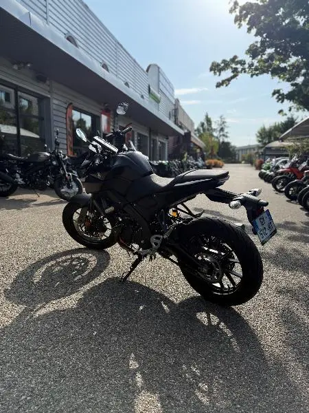 MT125 ABS