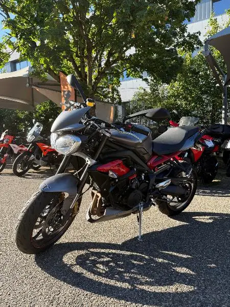 STREET TRIPLE 675 R