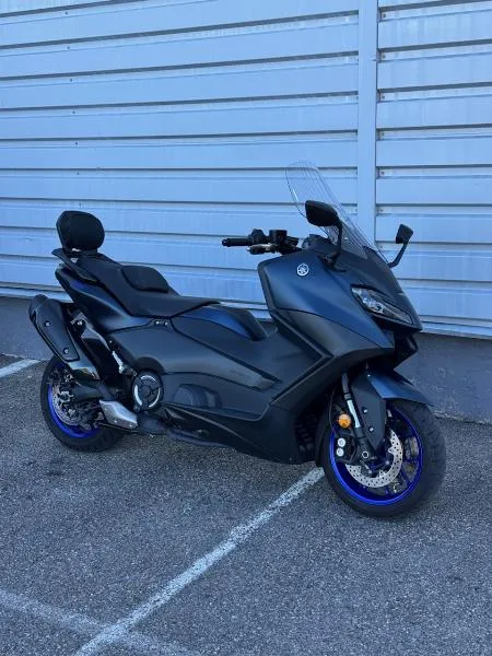 XP TMAX 560