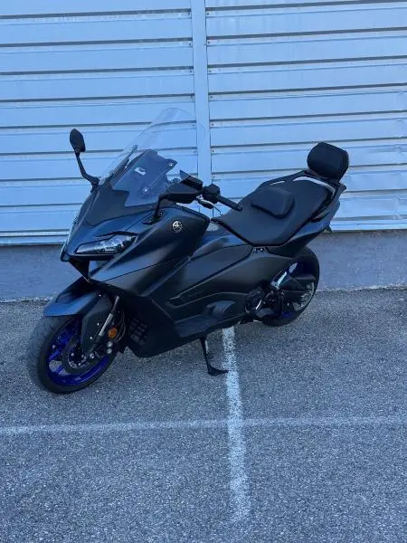 XP TMAX 560