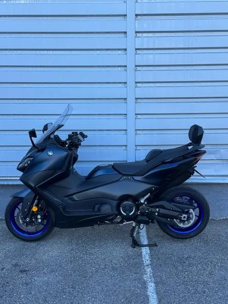 XP TMAX 560