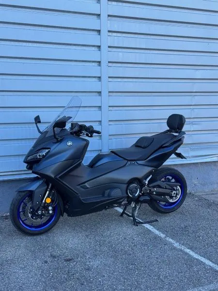 XP TMAX 560