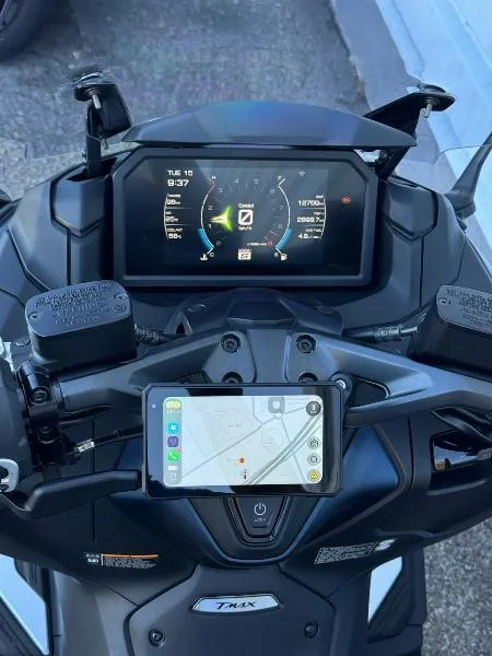 XP TMAX 560