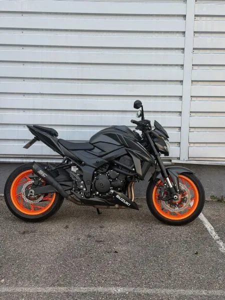 GSXS 750