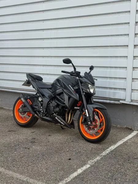 GSXS 750