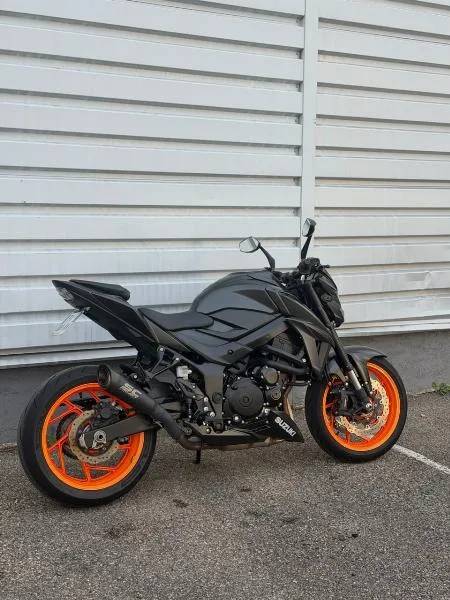 GSXS 750