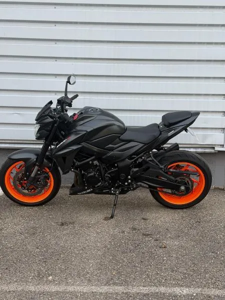 GSXS 750