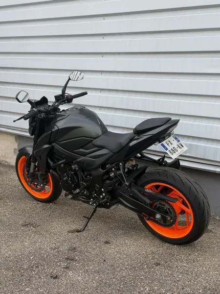 GSXS 750