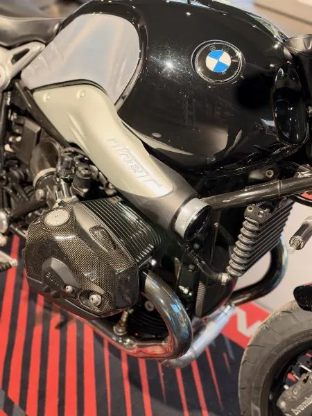 R NineT