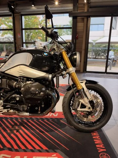 R NineT