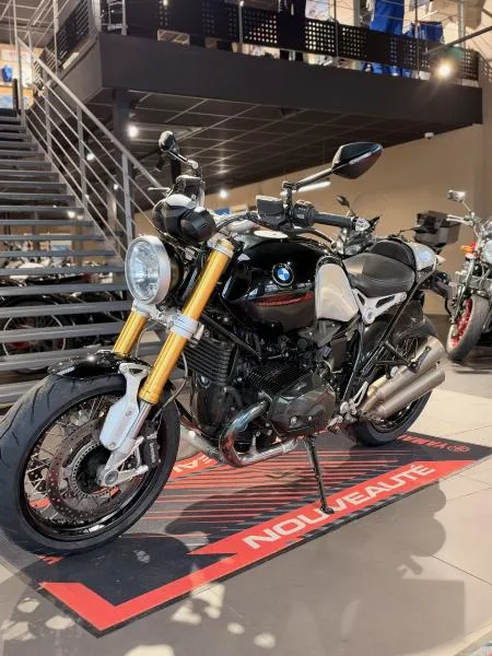 R NineT