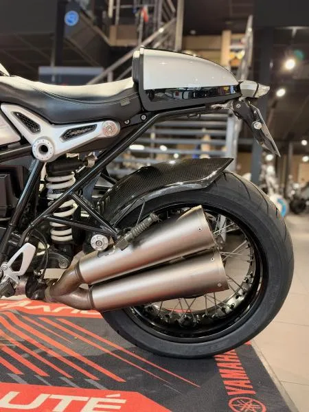 R NineT