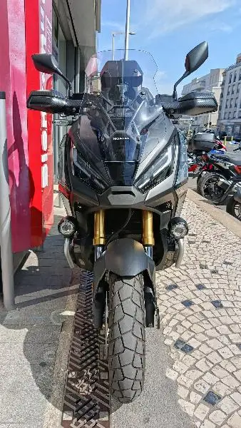 XADV 750 DCT