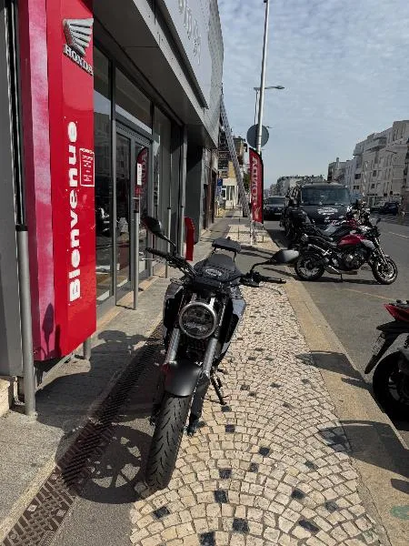CB 125  R