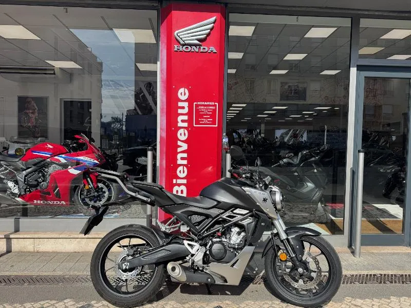 CB 125  R