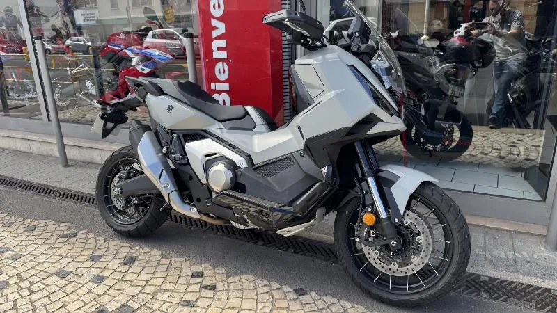 XADV 750 DCT