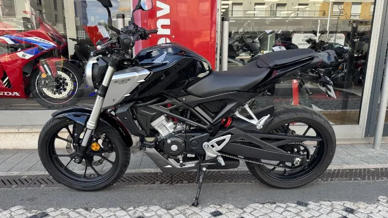 CB 125  R 2018