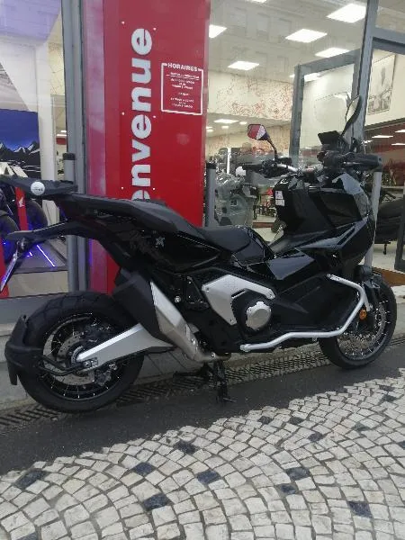 XADV 750