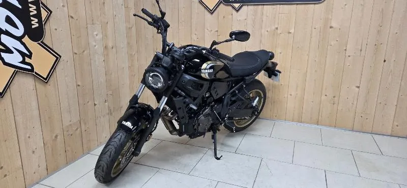 XSR 700 LEGACY