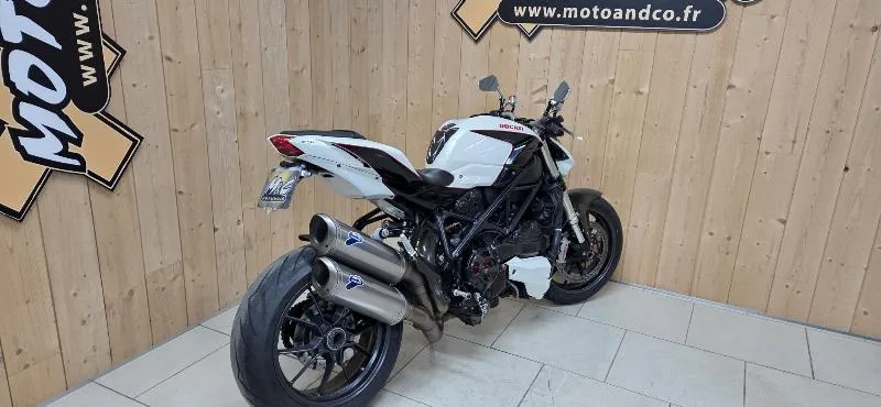 1098 STREET FIGHTER