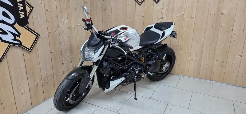 1098 STREET FIGHTER