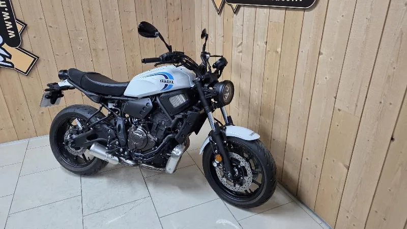 XSR 700