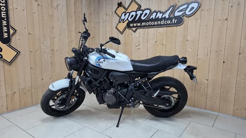 XSR 700