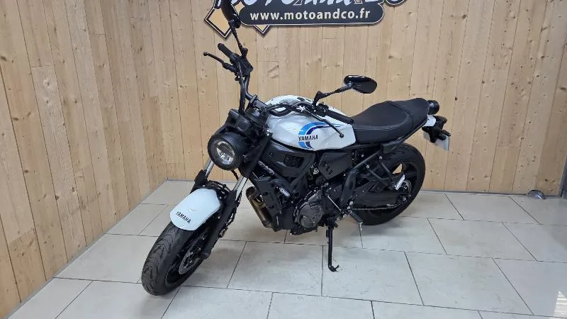 XSR 700