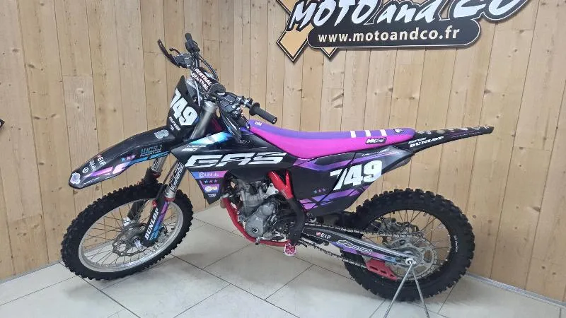 MC 250 F