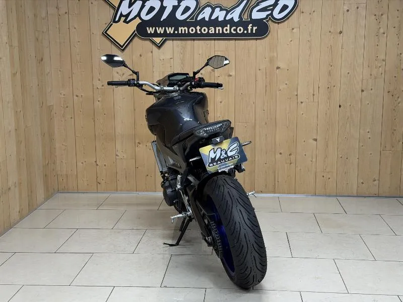 MT09