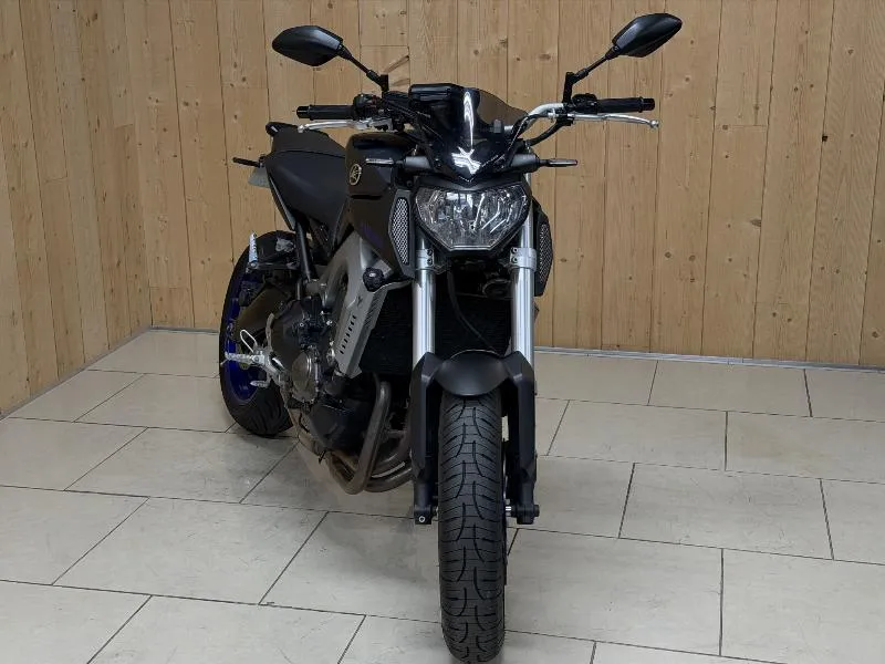 MT09