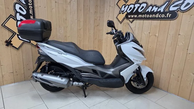 J300