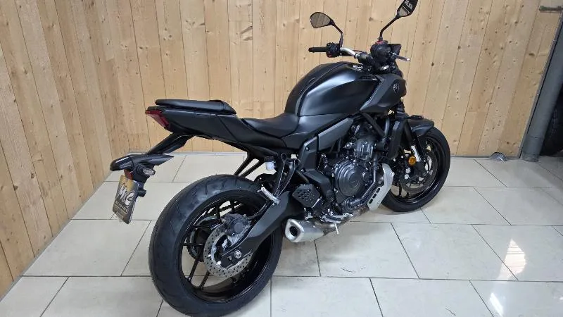 MT07