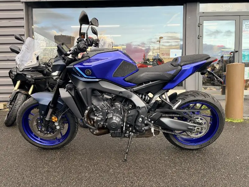 MT09
