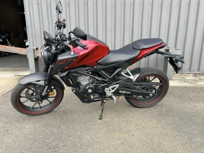CB 125  R