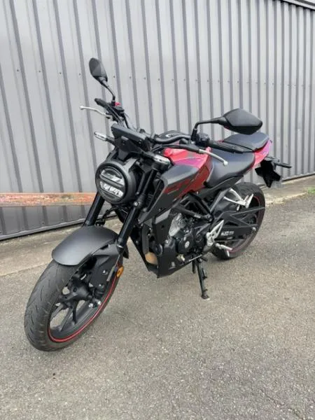 CB 125  R