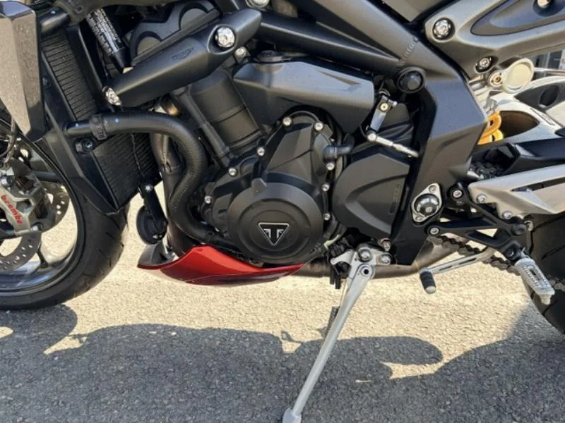 STREET TRIPLE 765 RS