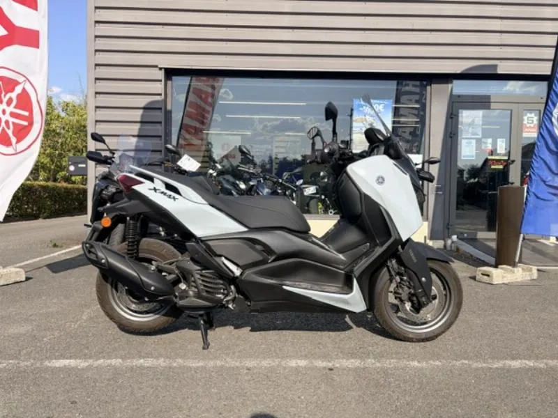 XMAX 125 TECH MAX
