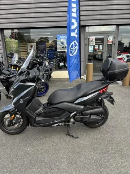 XMAX 125