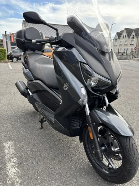 XMAX 125