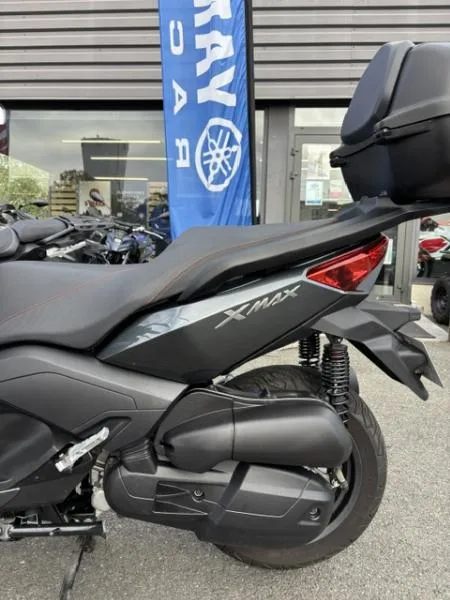 XMAX 125