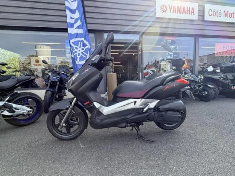 XMAX 125