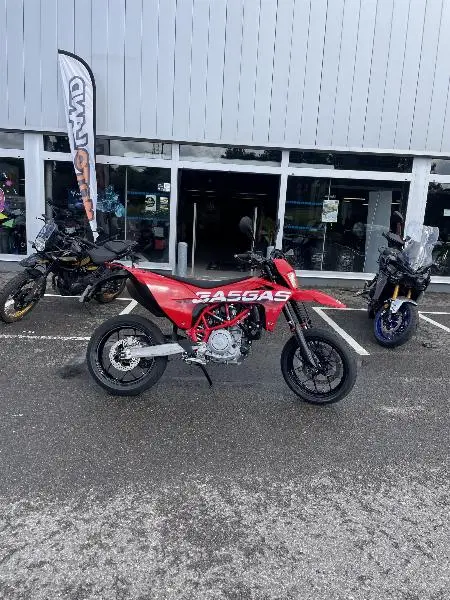 SM 700