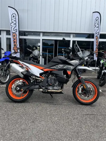 890 ADVENTURE SMT 2023