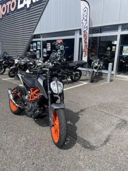 390 DUKE