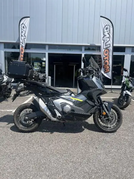 XADV 750 DCT