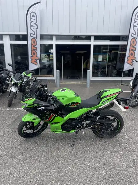 NINJA 400